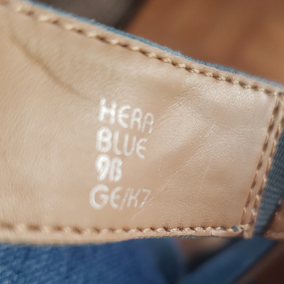 Earth Multicolor Floral Women's Sandals - Picture 4 of 5